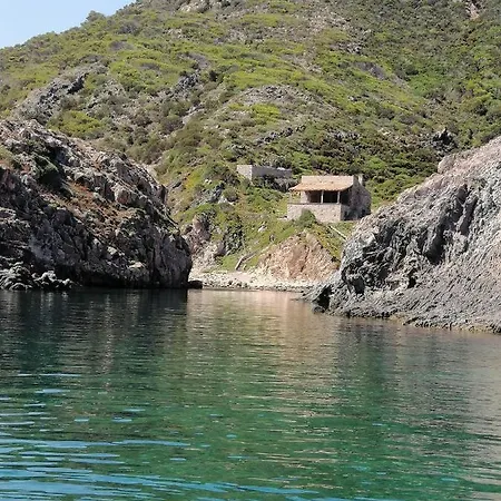 Bella فندق مبيت وإفطار كالاسيتا