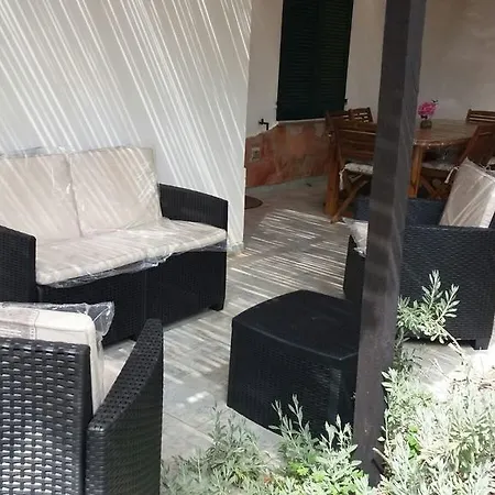 לינה וארוחת בוקר Bella 3*